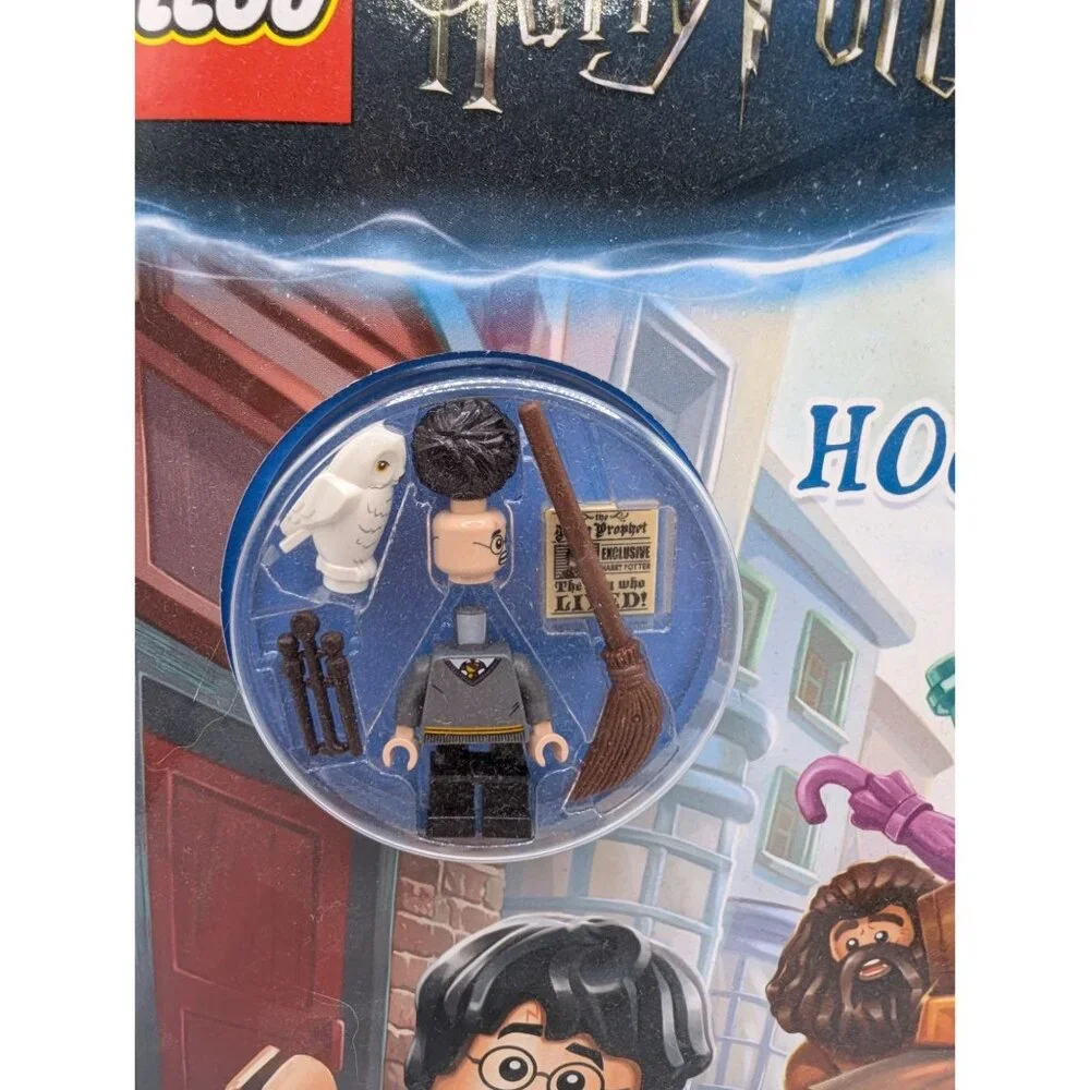 Back to Hogwarts LEGO Harry Potter Activity Book with Minifigure